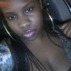 Meet your Posher, Shaynia